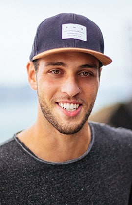 Alex R.